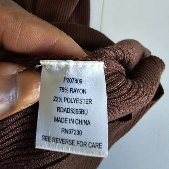 Almost Famous Women Knit Turtle Neck  Sweater Dress Open Chest Sz L Cozy Casual - Picture 8 of 9